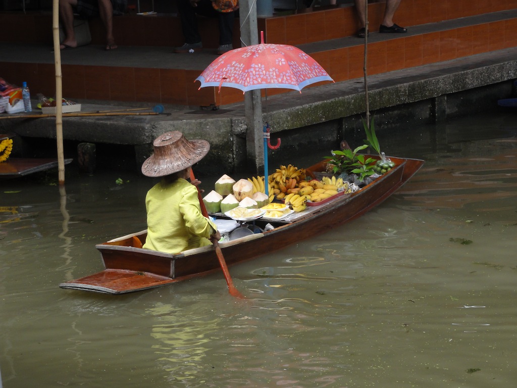 Damnoen Saduak Floating Market