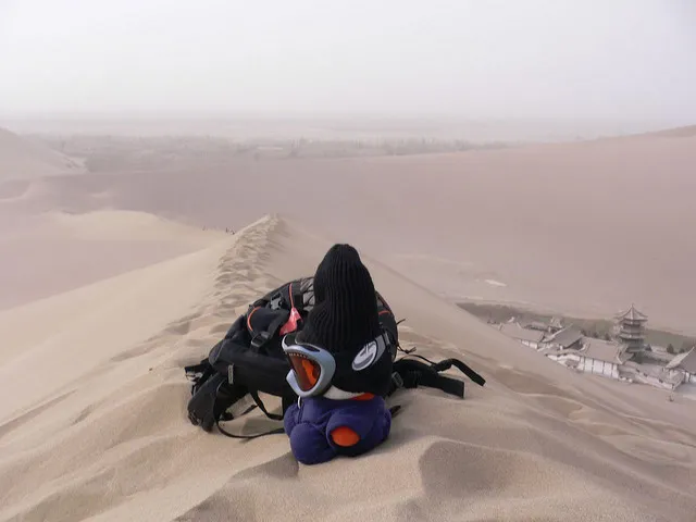 Exploring Mingsha Shan (鸣沙山) – The Singing Sand Dunes of Dunhuang